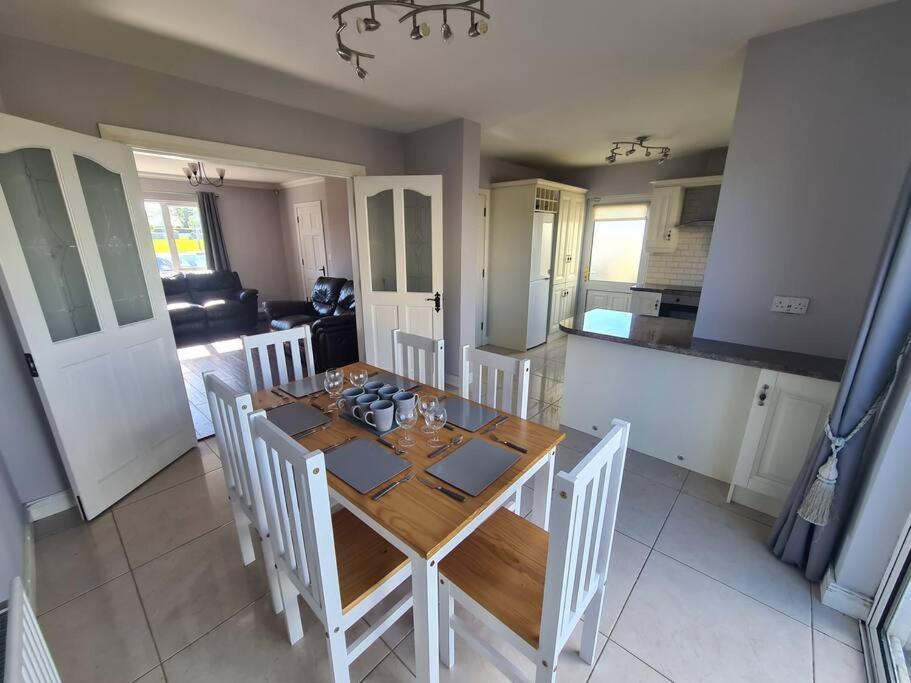 Bundoran Seaside Stays House - Wifi, Large Spacious Home Exterior foto