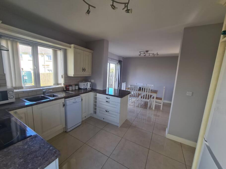 Bundoran Seaside Stays House - Wifi, Large Spacious Home Exterior foto