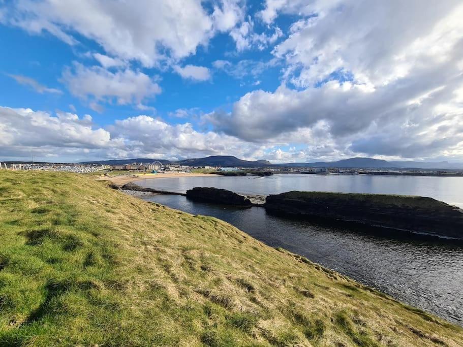 Bundoran Seaside Stays House - Wifi, Large Spacious Home Exterior foto