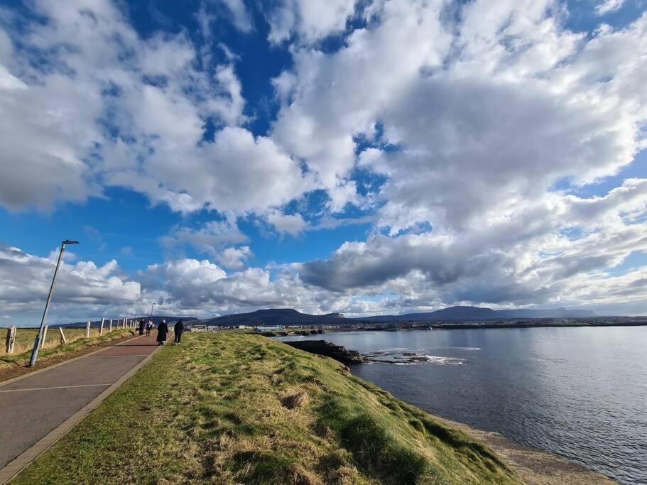 Bundoran Seaside Stays House - Wifi, Large Spacious Home Exterior foto