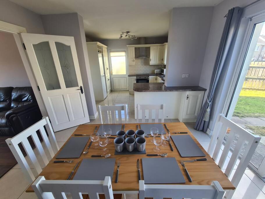 Bundoran Seaside Stays House - Wifi, Large Spacious Home Exterior foto